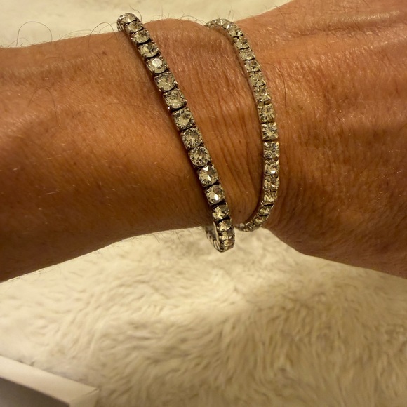 Elegant Silver-Tone Bracelet Set - Picture 2 of 3